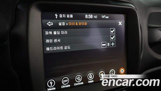 Jeep Renegade 2022 — photo 29