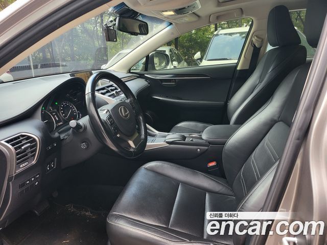 Lexus NX 2017 — photo 6