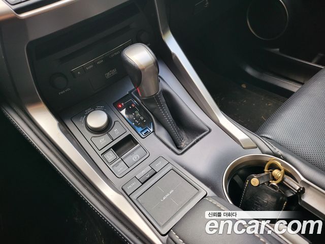 Lexus NX 2017 — photo 9