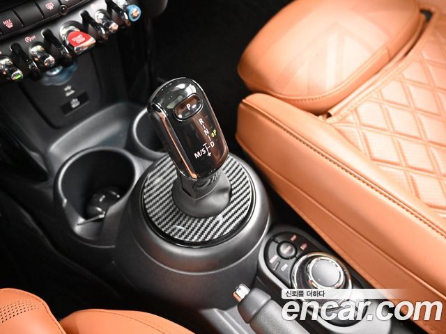 Mini Cooper 2024 — photo 9