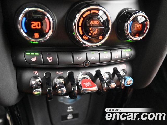 Mini Cooper 2024 — photo 16