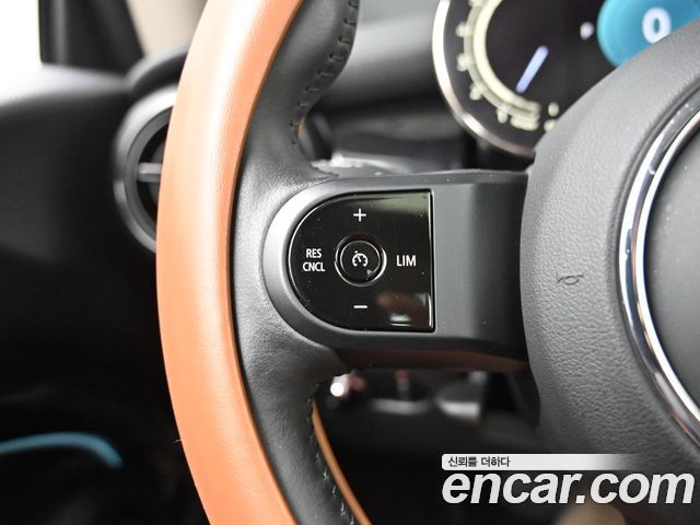 Mini Cooper 2024 — photo 17