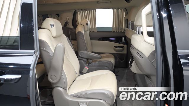 Kia Canival 2023 — photo 17