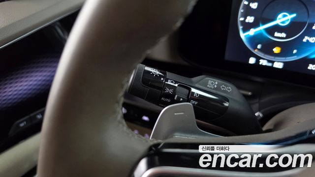 Kia Canival 2023 — photo 25