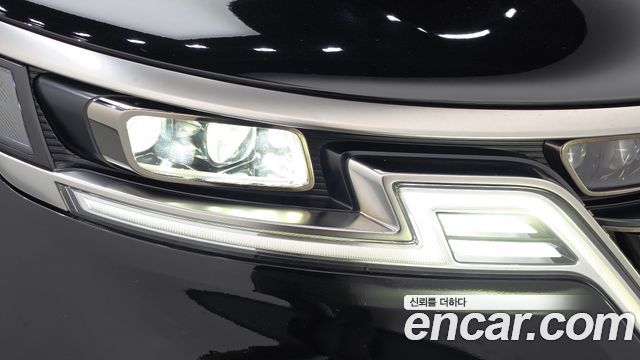 Kia Canival 2023 — photo 8