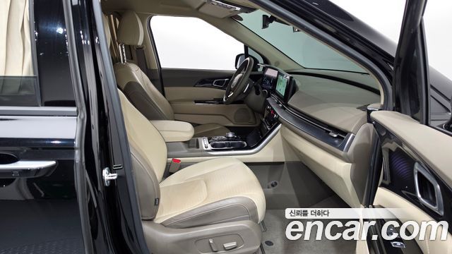 Kia Canival 2023 — photo 16