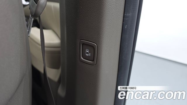 Kia Canival 2023 — photo 33