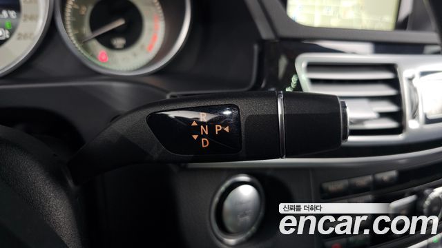 Mercedes-Benz E-Class 2014 — photo 9