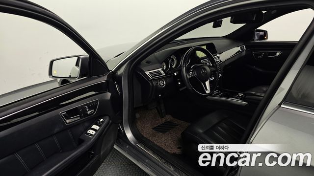 Mercedes-Benz E-Class 2014 — photo 10