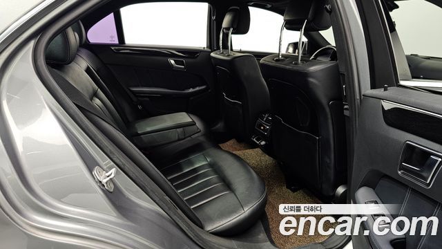 Mercedes-Benz E-Class 2014 — photo 12