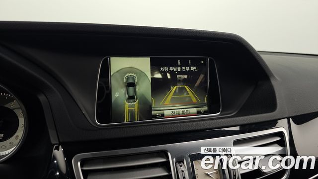Mercedes-Benz E-Class 2014 — photo 15
