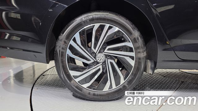 Volkswagen Jetta 2021 — photo 5