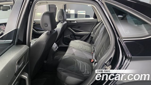 Volkswagen Jetta 2021 — photo 11