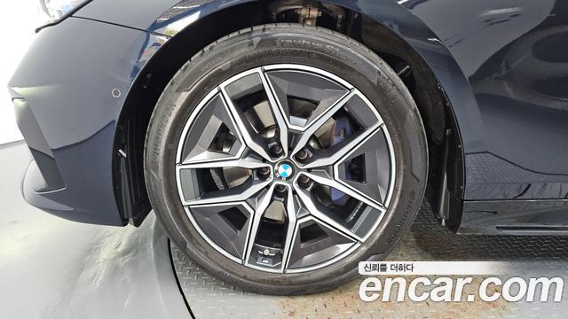 BMW 5-Series 2025 — photo 5