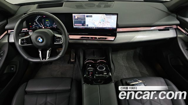 BMW 5-Series 2025 — photo 10