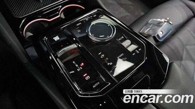 BMW 5-Series 2025 — photo 12