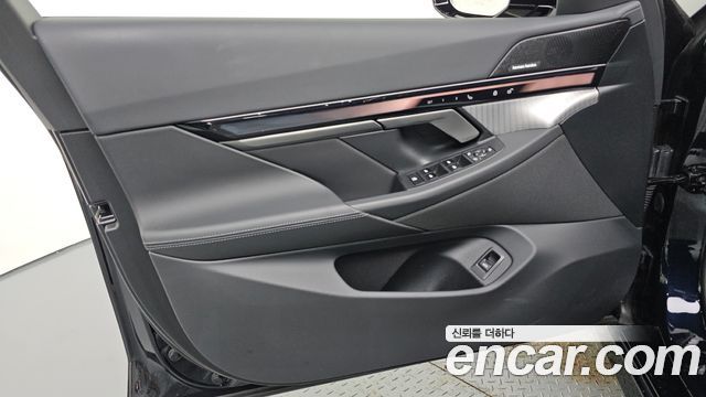 BMW 5-Series 2025 — photo 14