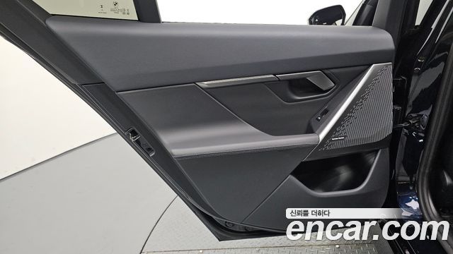 BMW 5-Series 2025 — photo 15