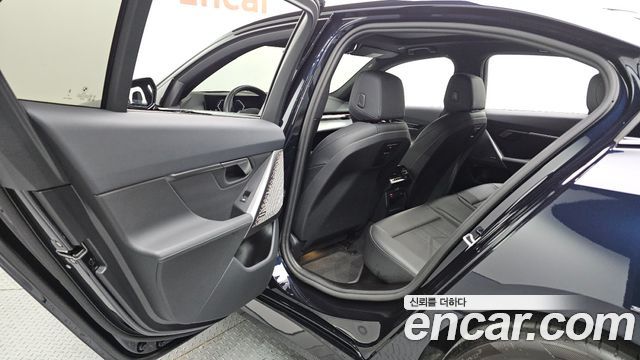 BMW 5-Series 2025 — photo 16