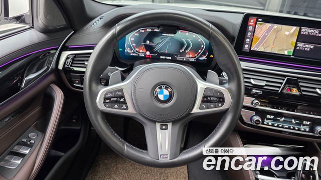 BMW 5-Series 2023 — photo 19