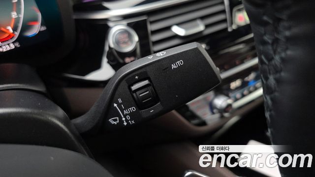 BMW 5-Series 2023 — photo 25