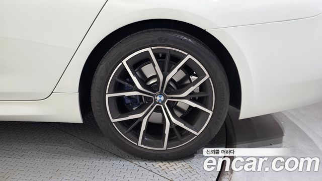 BMW 5-Series 2023 — photo 7