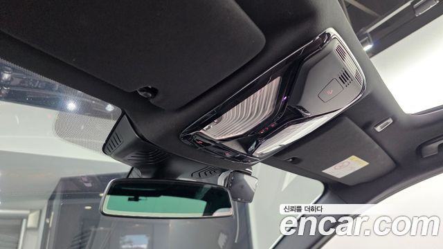 BMW 5-Series 2023 — photo 29