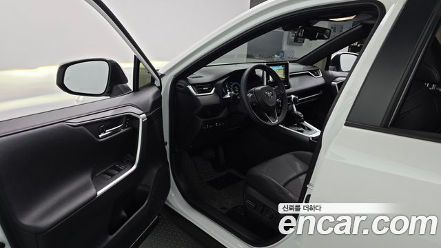Toyota RAV4 2025 — photo 13