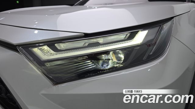 Toyota RAV4 2025 — photo 8
