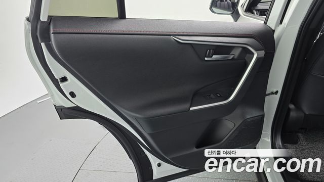 Toyota RAV4 2025 — photo 15