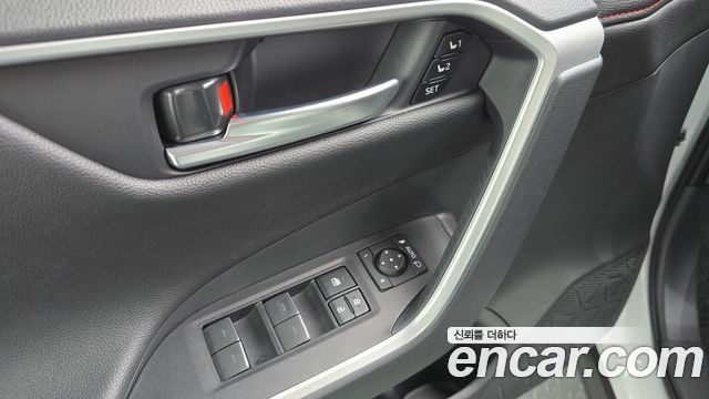 Toyota RAV4 2025 — photo 29