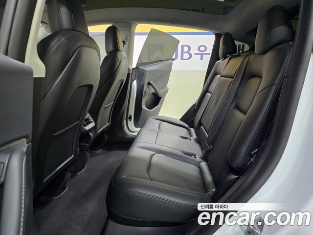 Tesla Model Y 2022 — photo 11