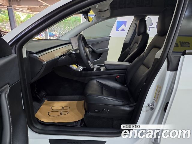 Tesla Model Y 2022 — photo 12