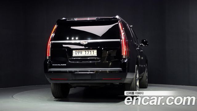 Cadillac Escalade 2017 — photo 4