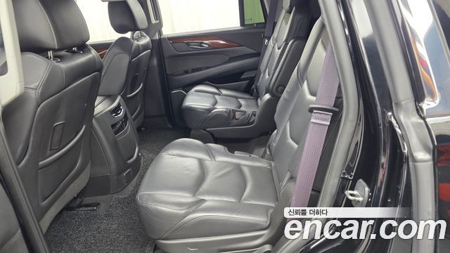 Cadillac Escalade 2017 — photo 11
