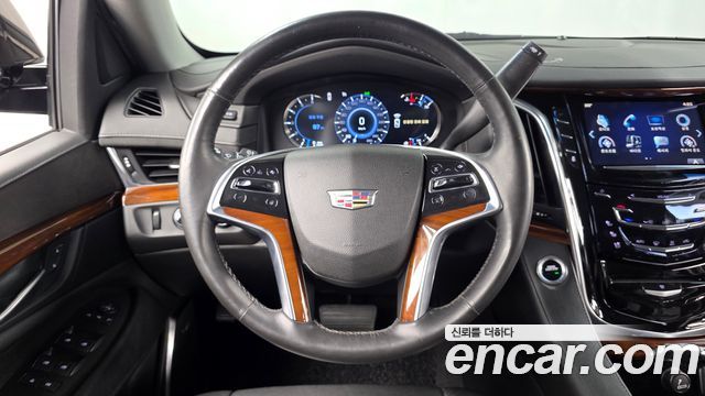 Cadillac Escalade 2017 — photo 14