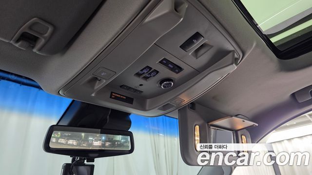 Cadillac Escalade 2017 — photo 19