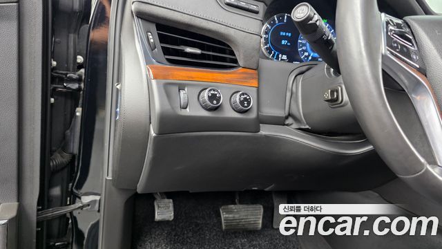 Cadillac Escalade 2017 — photo 20