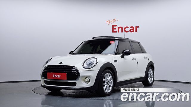 Mini Cooper 2015 — photo 1