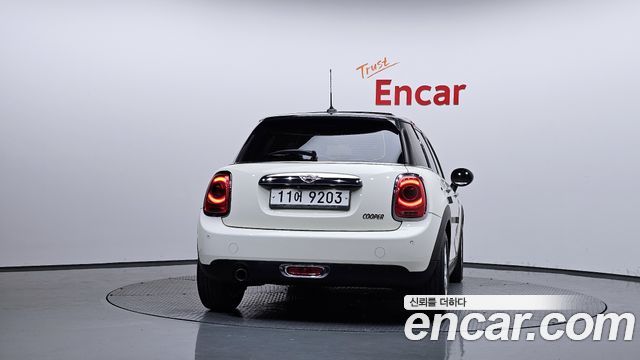 Mini Cooper 2015 — photo 4