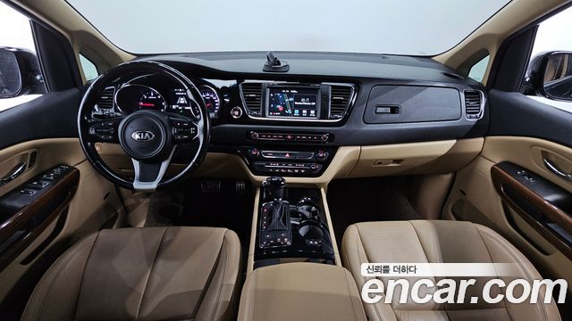 Kia Canival 2016 — photo 7