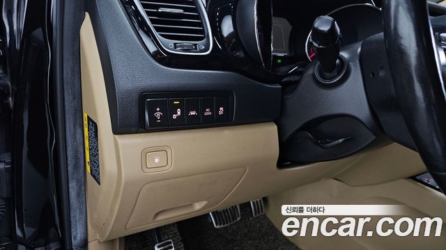 Kia Canival 2016 — photo 16