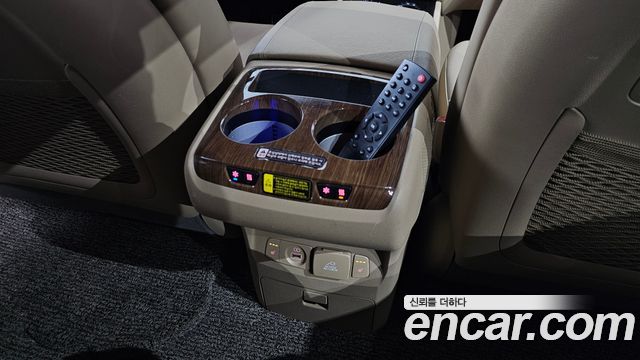 Kia Canival 2016 — photo 19