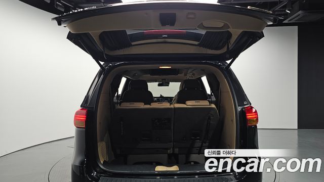 Kia Canival 2016 — photo 20