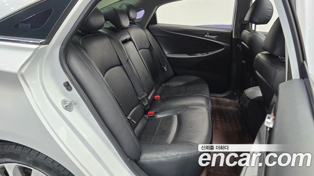 Hyundai Sonata 2013 — photo 17