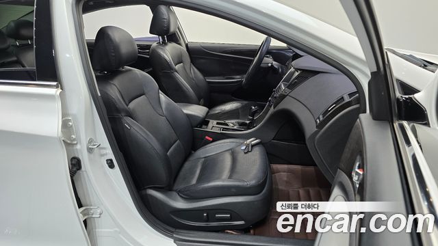 Hyundai Sonata 2013 — photo 16