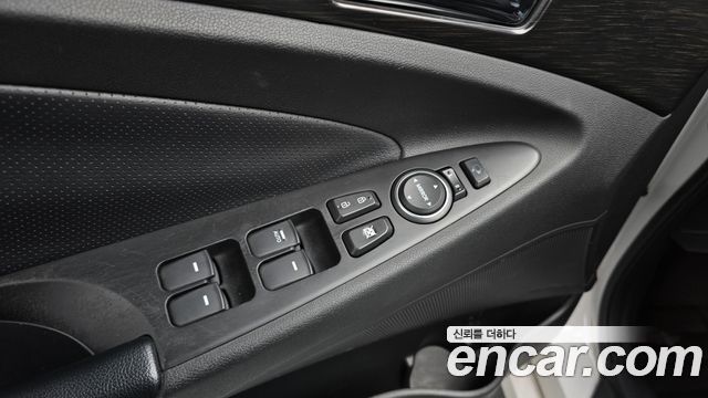 Hyundai Sonata 2013 — photo 30