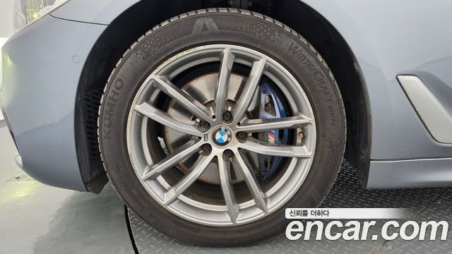 BMW 5-Series 2018 — photo 5