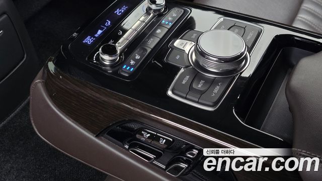 Genesis EQ900 2018 — photo 19