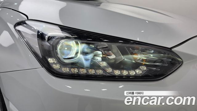 Hyundai Veloster 2020 — photo 8